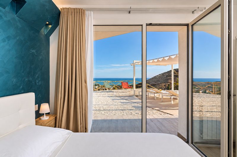 Zona notte di Villa Domizia, Bovo Marina